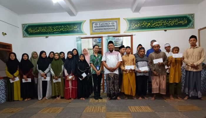 Semarak Muharram 1447 H, PT Solusi Media Selaras Salurkan Santunan Sasar Anak Yatim di Panti Roudlotul Karomah