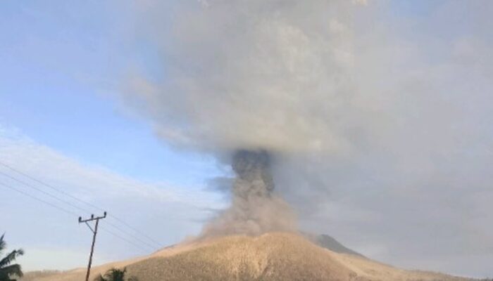 Gunung Lewotobi Laki-laki Kembali Erupsi, Kolam Abu Capai 4 Meter