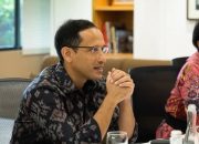 Isu Grup WA Bahas Chromebook, Kuasa Hukum Nadiem Makarim Angkat Bicara