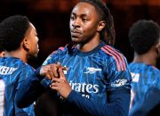 Eberechi Eze dan Trossard Selamatkan Arsenal dari Kejutan Port Vale di Carabao Cup.