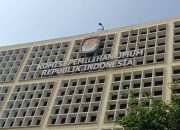 KPU Serahkan Salinan Ijazah Jokowi, Bonatua: Ini Kemenangan Publik