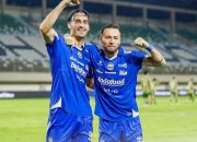 Prediksi Persebaya vs Persib: Bojan Hodak Waspadai Taktik ‘Parkir Bus’ dan Counter Attack Bajul Ijo