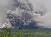 Aktivitas Semeru Meledak Naik: 178 Pendaki Dievakuasi di Tengah Status Awas