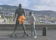 Patung Cristiano Ronaldo di Madeira Dibakar Vandalis, Pelaku Unggah Aksinya ke Instagram