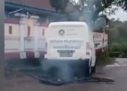 Mabuk Saat Setir Mobil Gizi, Sopir di Kebumen Tabrak Pagar Sekolah dan Hajar 15 Warga