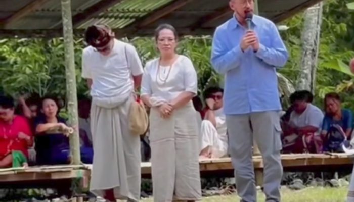 Kasus Stand Up Comedy 2013, Pandji Pragiwaksono Resmi Jalani Sanksi Adat di Tana Toraja