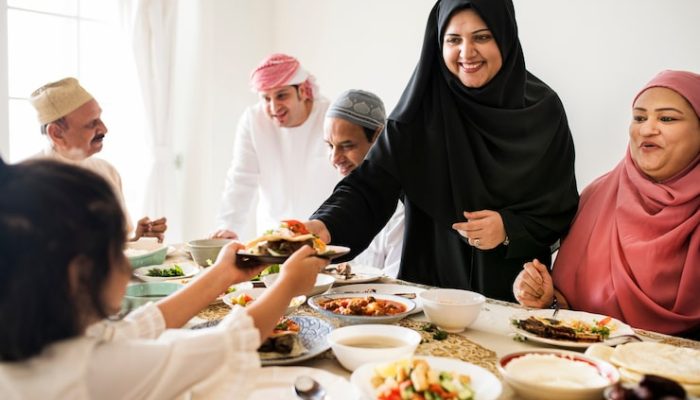 Panduan Doa Buka Puasa Ramadhan: Dibaca Sebelum atau Sesudah Makan?